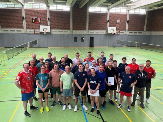Die Teilnehmerinnen und Teilnahmer des Saisonabschlussturnier 2026 im Badminton
